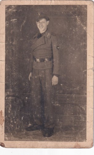Foto soldat mit - ak,